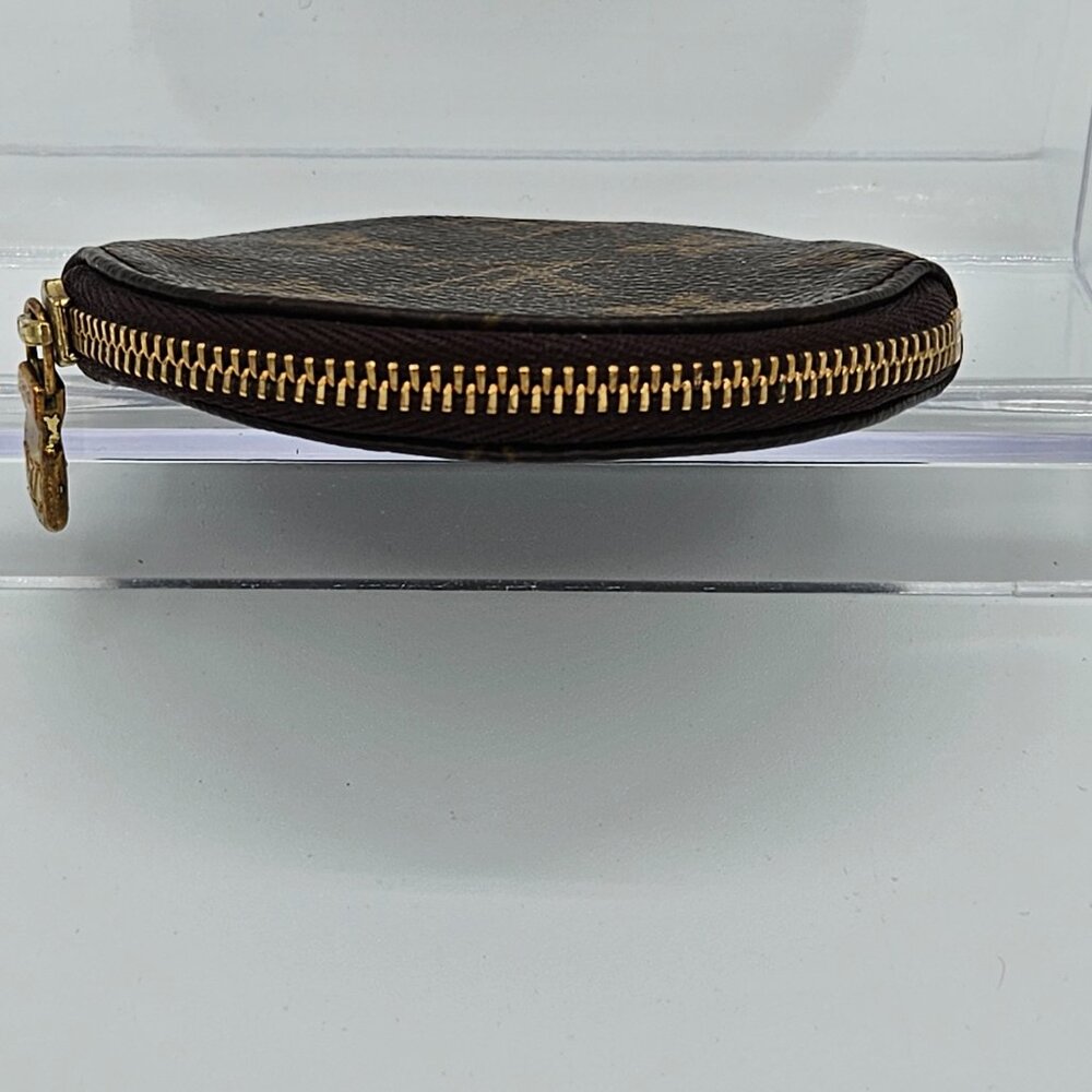 Louis Vuitton Monogram Canvas Zipper Round Coin Pouch - Picture 4 of 8